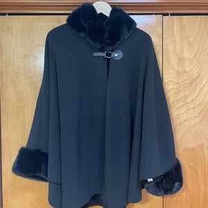 Women’s Winter Cape with Fur Trim